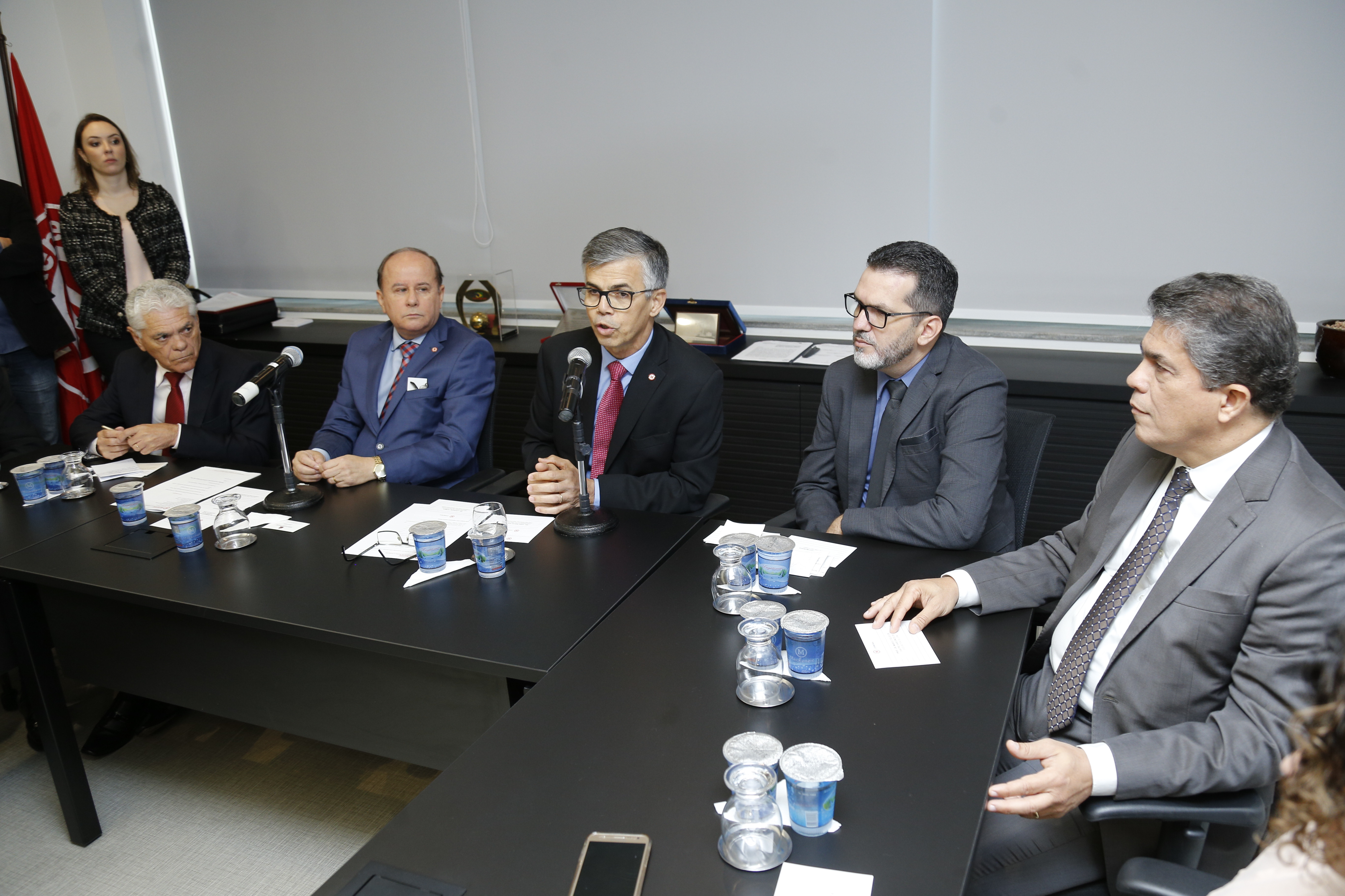 Da esquerda para a direita: Lourival Gomes, Benedito Guimarães Aguiar Neto, Jóse Inácio Ramos, Fernando Gomes de Moraes e Marco Tullio Vasconcelos .