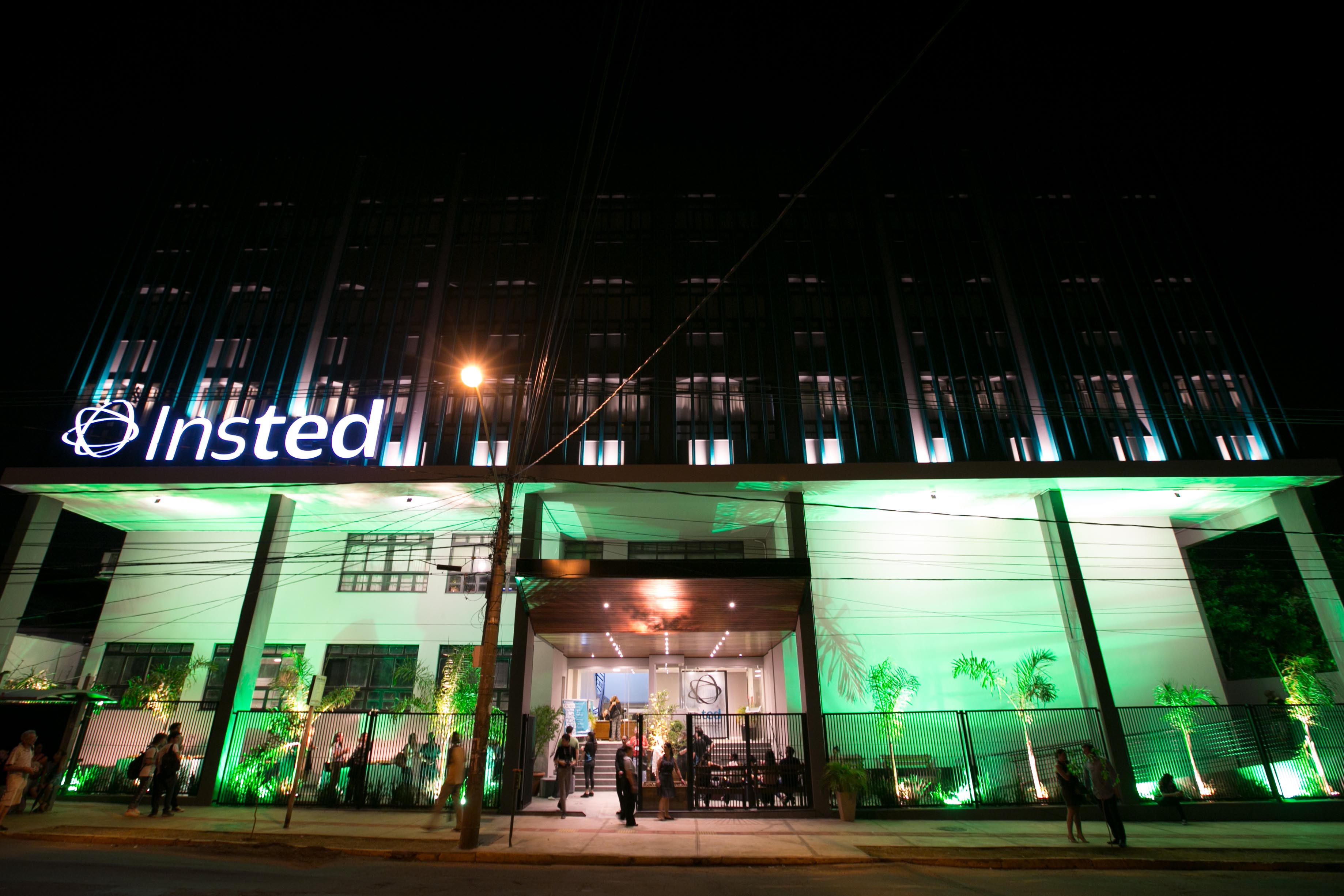 fachada da Faculdade Insted