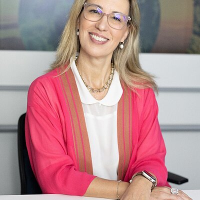 Profa. Dra. Renata Corrêa Nieto