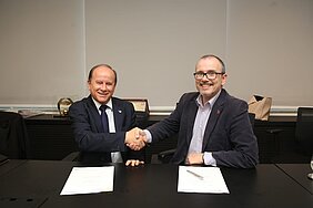 Reitor do Mackenzie cumprimenta CEO da universidade de Coventry