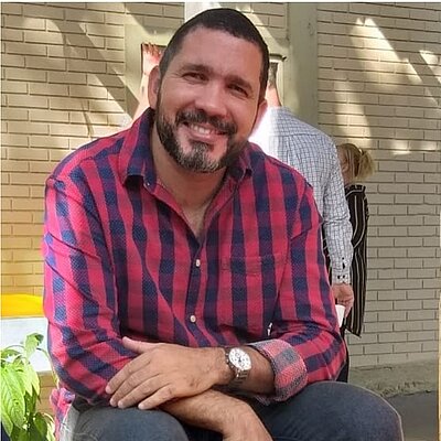 Professor Dr. Roberto Clemente dos Santos