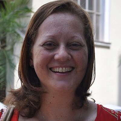 Profa. Dra. Lilian Cristina Corrêa