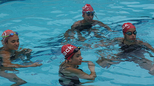 Equipe de nado sincronizado do Mackenzie Brasília.