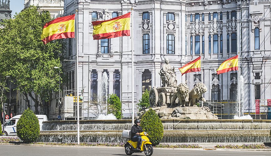 Na imagem é apresentado uma cidade da Espanha