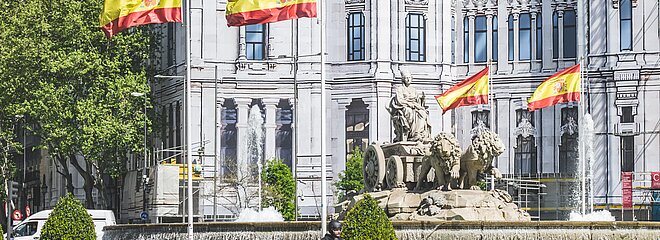Na imagem é apresentado uma cidade da Espanha
