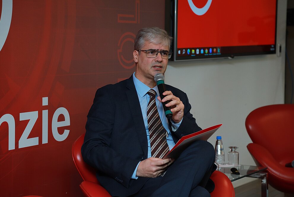 Mackenzie Integridade debate políticas públicas em energia e