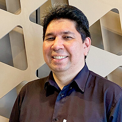 Prof. Dr. Eduardo Takeo Ueda Prof. Dr. Eduardo Takeo Ueda