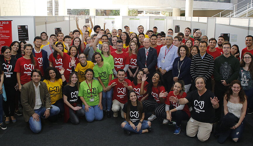 Participantes do MackInova posando para foto