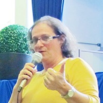 Profa. Dra. Cláudia Barleta