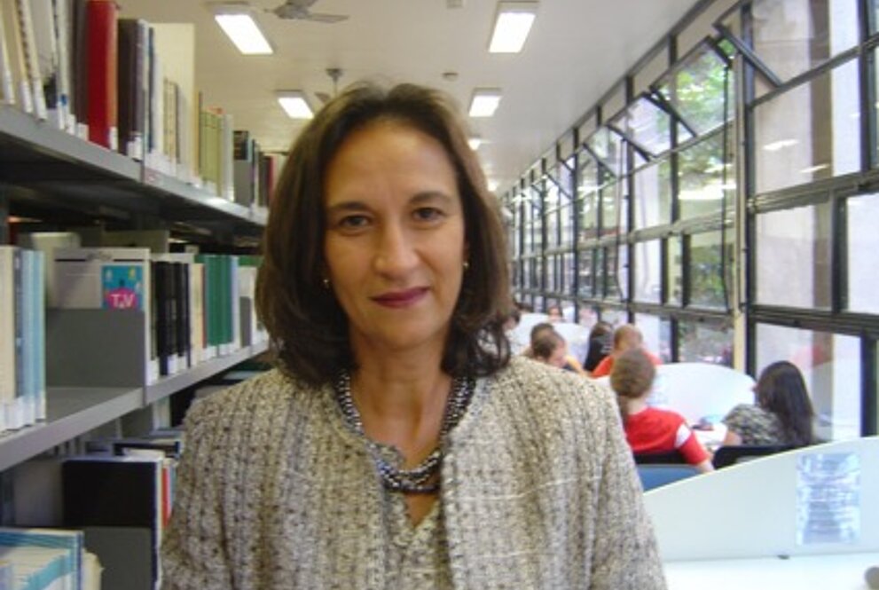Professora Nadia Somekh aparece na foto