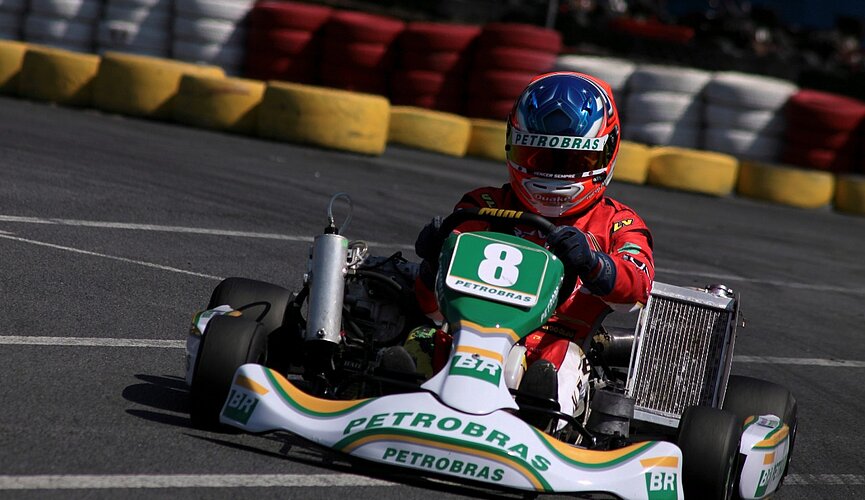 Corredor mackenzista pilontado o kart