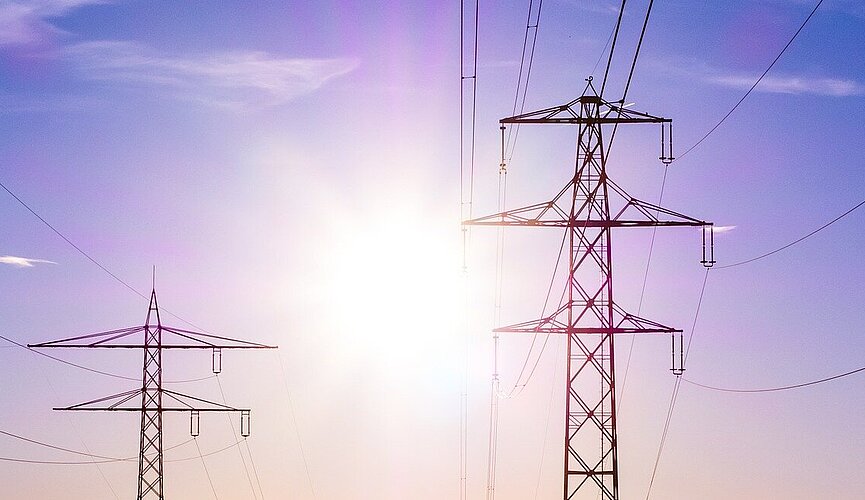 Postes com luz solar.