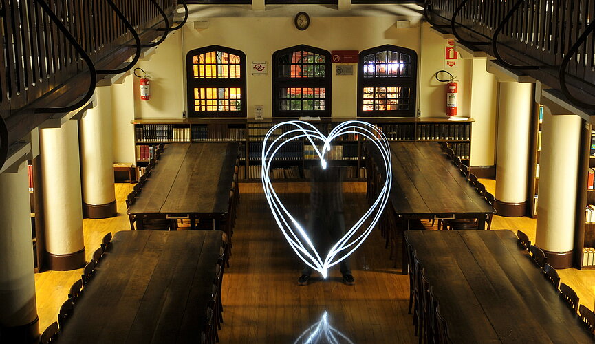 imagem interna da biblioteca Central