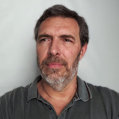 Prof. Dr. Ricardo Hernán Medrano