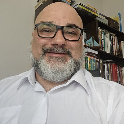 Prof. Dr. Wesley Espinosa Santana Prof. Dr. Wesley Espinosa Santana
