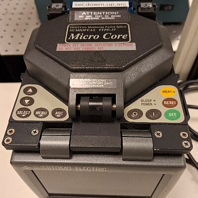 Máquina de Emenda de Fibra Óptica