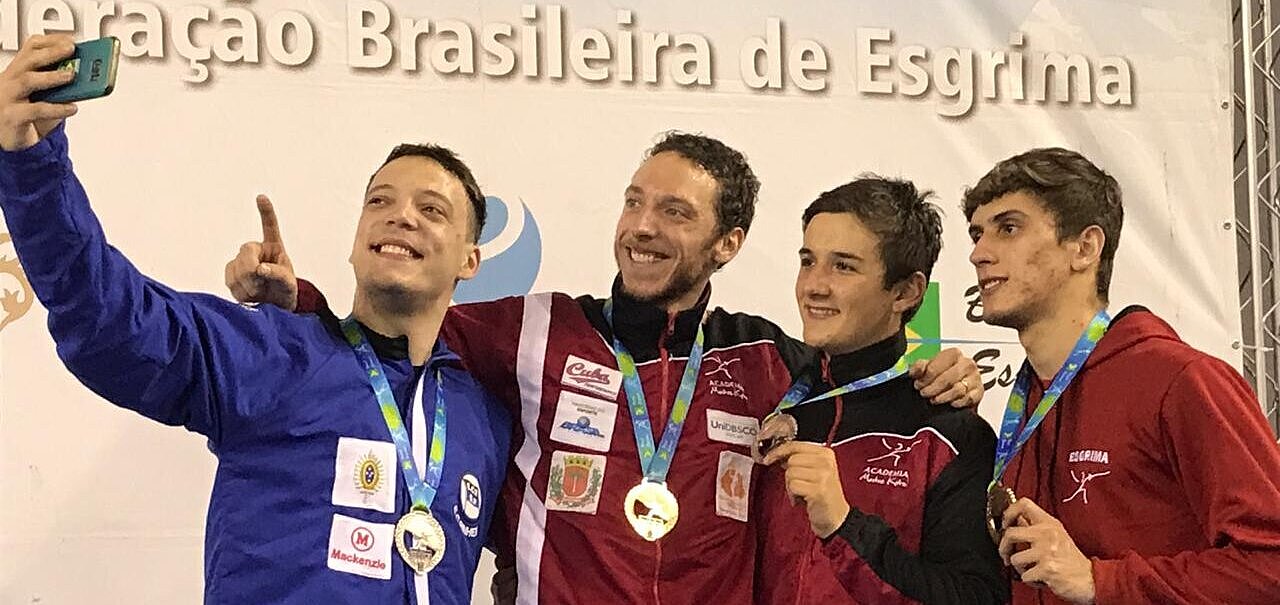 Selfie de Nicolas com colegas de equipe