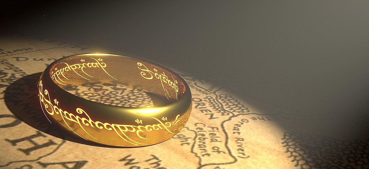 Anel do filme Senhor dos Anéis.