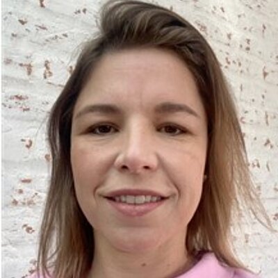 Profa. Dra. Camila Sacchelli Ramos