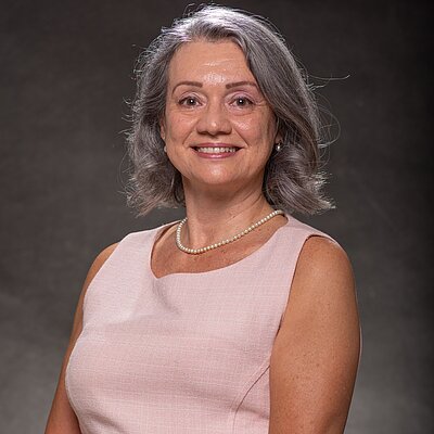 Prof. Dr. Adriana Benetti Marques Válio