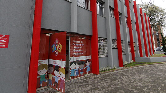 fachada da ala pediátrica do Hospital Mackenzie Curitiba
