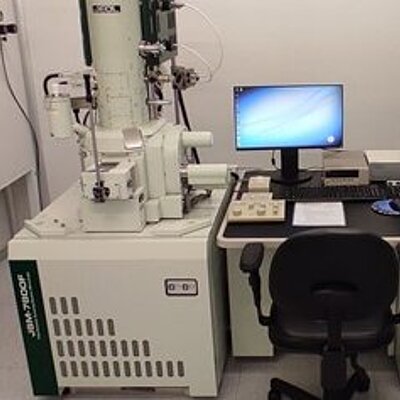 Microscópio eletrônico de varredura (MEV) - JEOL JSM-7800F