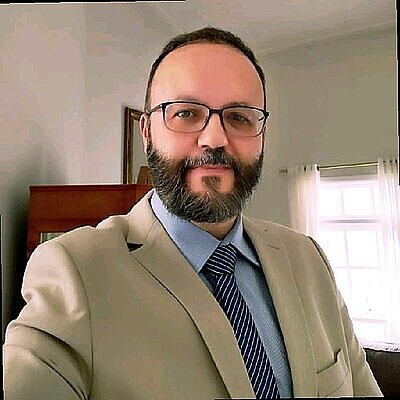 Prof. Dr. Ricardo de  Abreu Barbosa Coordenador de Desenvolvimento e Registro de  Competencias Socioemocionais