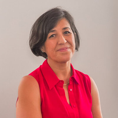 Prof.ª Dra. Lucia Cunha Lee 