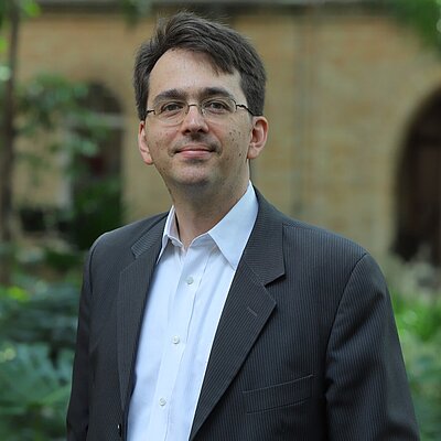 Prof. Dr. Luiz Guilherme Pennacchi Dellore Prof. Dr. Luiz Guilherme Pennacchi Dellore
