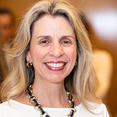Profa. Dra. Ana Claudia Silva Scalquette Profa. Dra. Ana Claudia Silva Scalquette