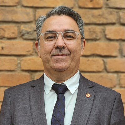 Prof. Dr. Lamartine Gaspar de Oliveira Prof. Dr. Lamartine Gaspar de Oliveira